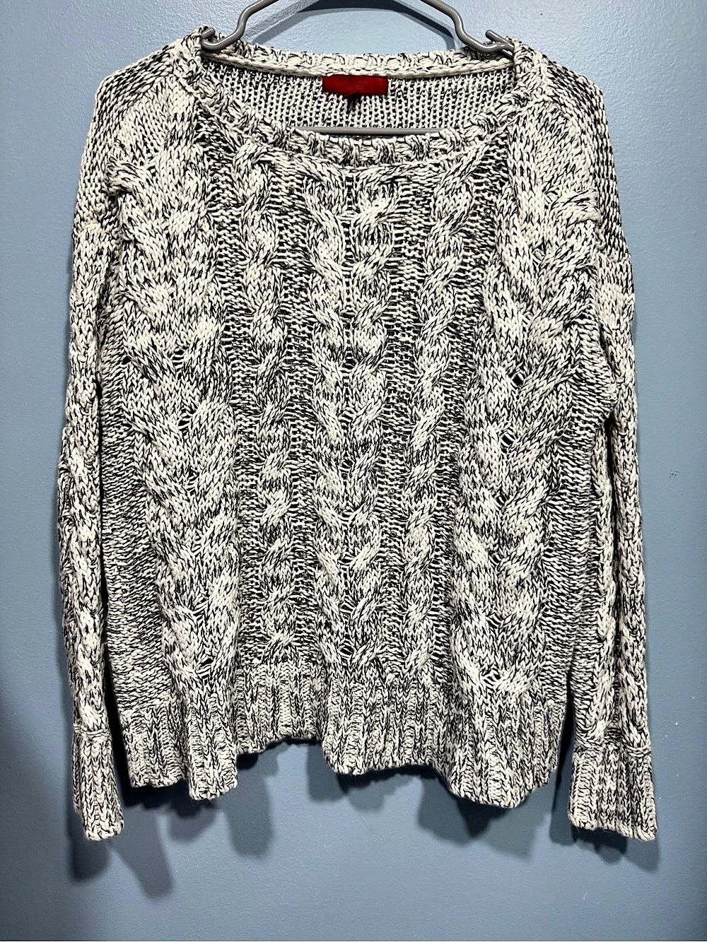 Jennifer Lopez Textured Knit Sweater in Gray & White Size Large